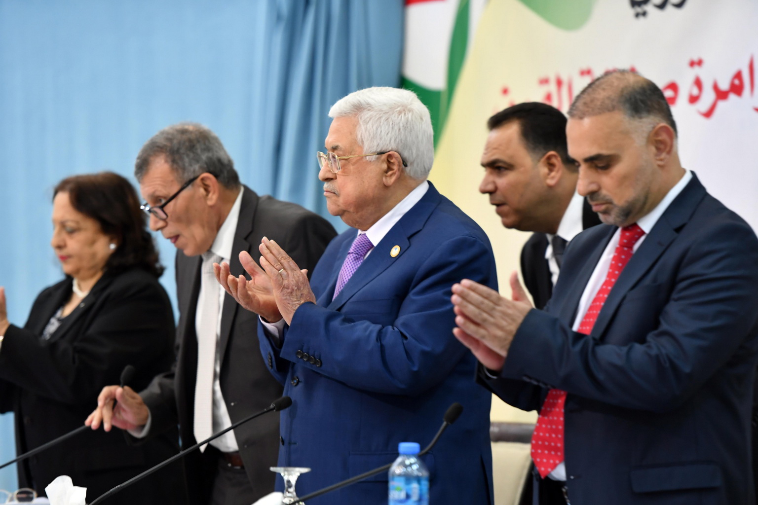 7月20日，在約旦河西岸城市拉姆安拉，巴勒斯坦總統阿巴斯（中）出席巴勒斯坦民族解放運動（法塔赫）中央委員會會議。