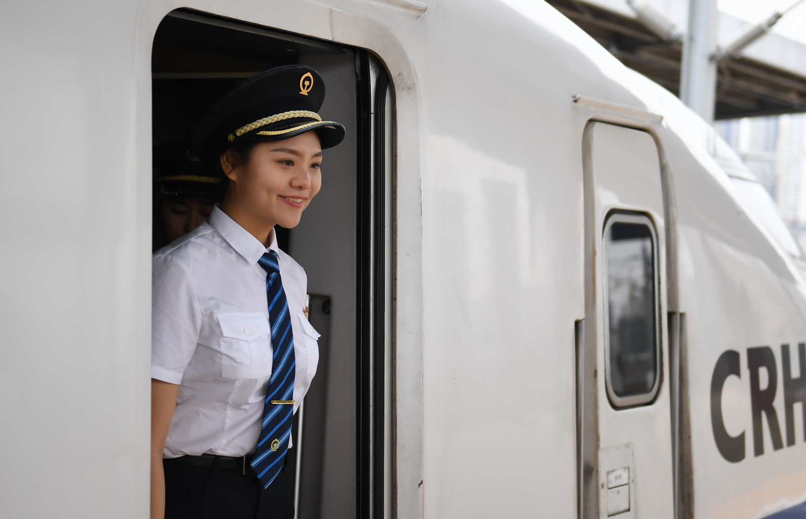 7月22日，女動車組司機學員石欣鑫在寶雞南站下車。