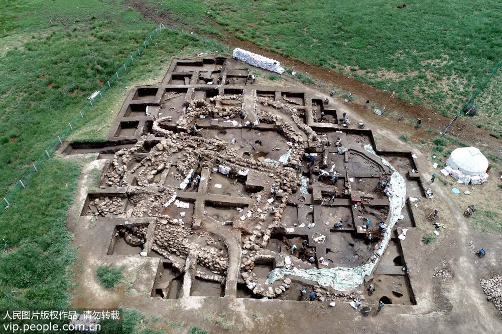 新疆哈密发现首个河湖沿岸青铜时代聚落遗址 第1页
