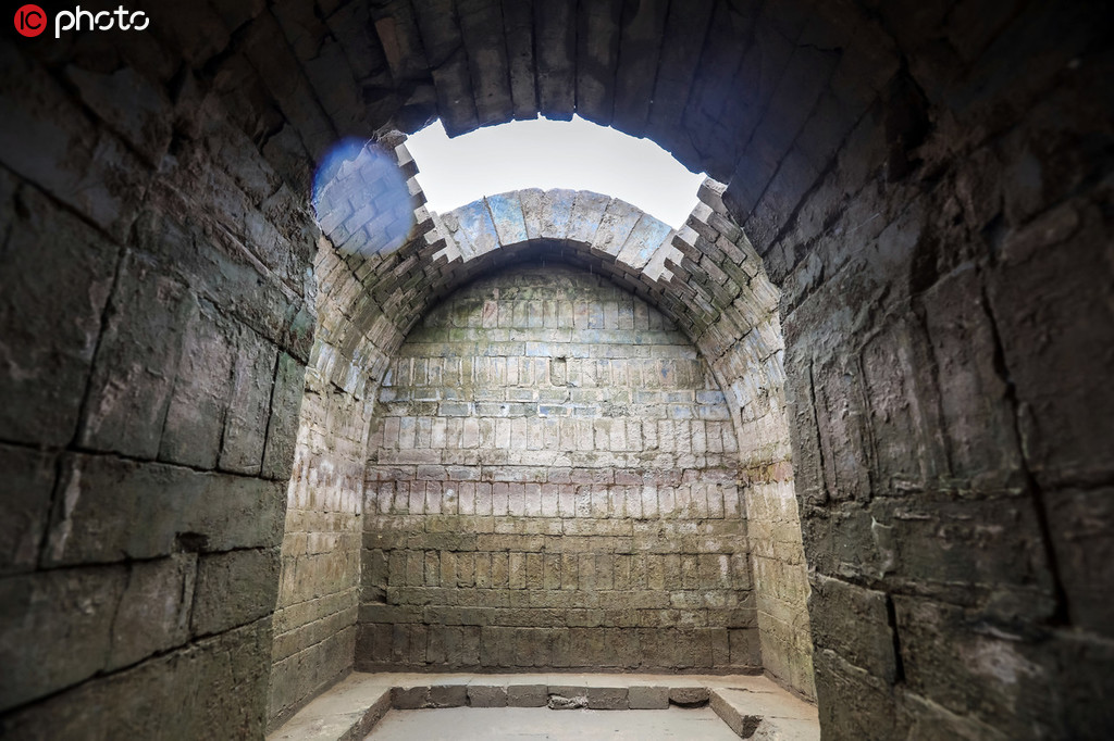 濟南發現最大雙墓道漢代畫像石墓葬 發掘出大量精美畫像石【2】