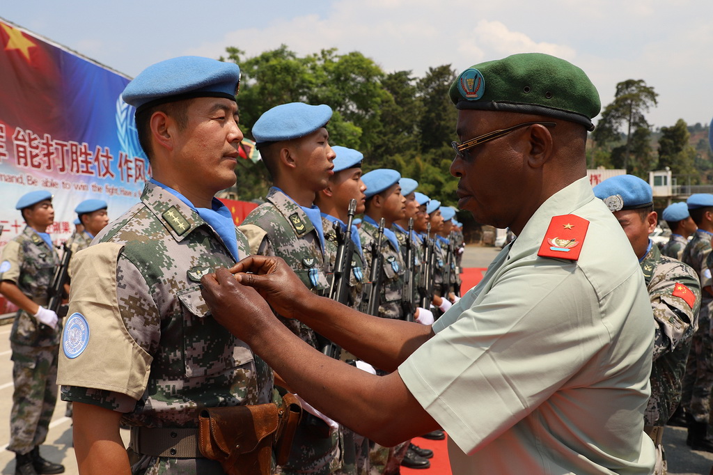 中国第22批赴刚果（金）维和部队218名官兵被联合国授予“和平荣誉勋章”(2) 第2页
