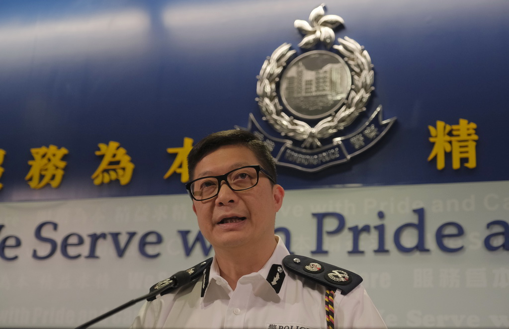 8月12日，在香港警察總部，香港特區政府警務處副處長鄧炳強在記者會上介紹相關情況。