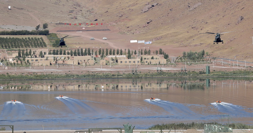 8��13�գ��ڻ㱨��Ŀ��ʾ�У��м�˫����ս��Ա�ԡ��ֲ����ӡ���������ʵʩ�����ء�