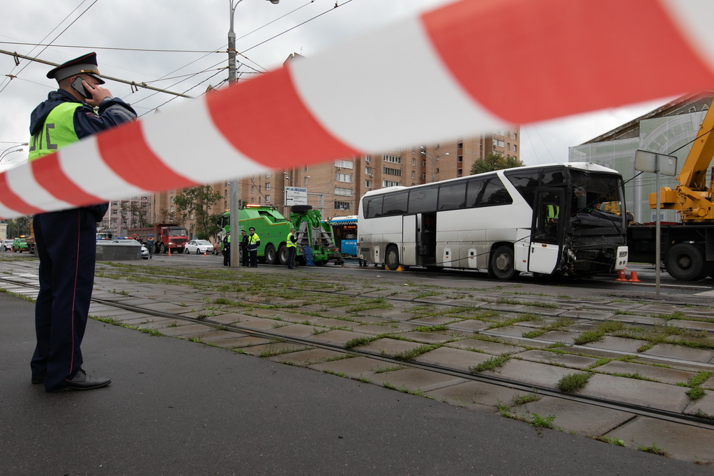 一载有中国游客大巴在莫斯科发生交通事故致10余人受轻伤 第1页