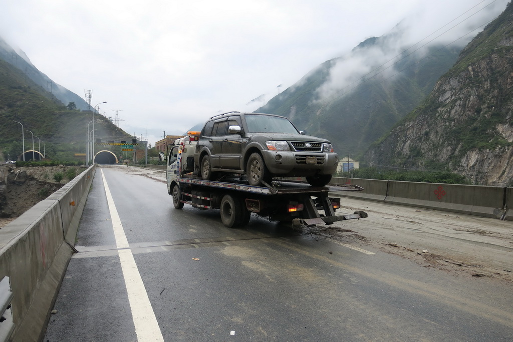 8��20�գ����봨����̌�򣬾�Ԯ�������˱�������ʻ���Ԯ�ֳ����»��緢����ӯ �㣩