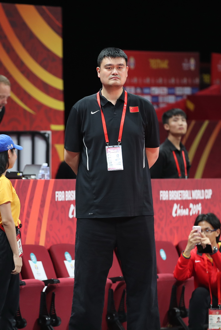 中國籃球協會主席姚明在賽前觀看訓練。新華社記者孟永民攝