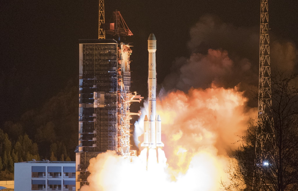 2019年3月10日凌晨，我國在西昌衛星發射中心用長征三號乙運載火箭，成功將“中星6C”衛星發射升空。至此，長征系列運載火箭完成第300次飛行任務。新華社發（郭文彬 攝）
