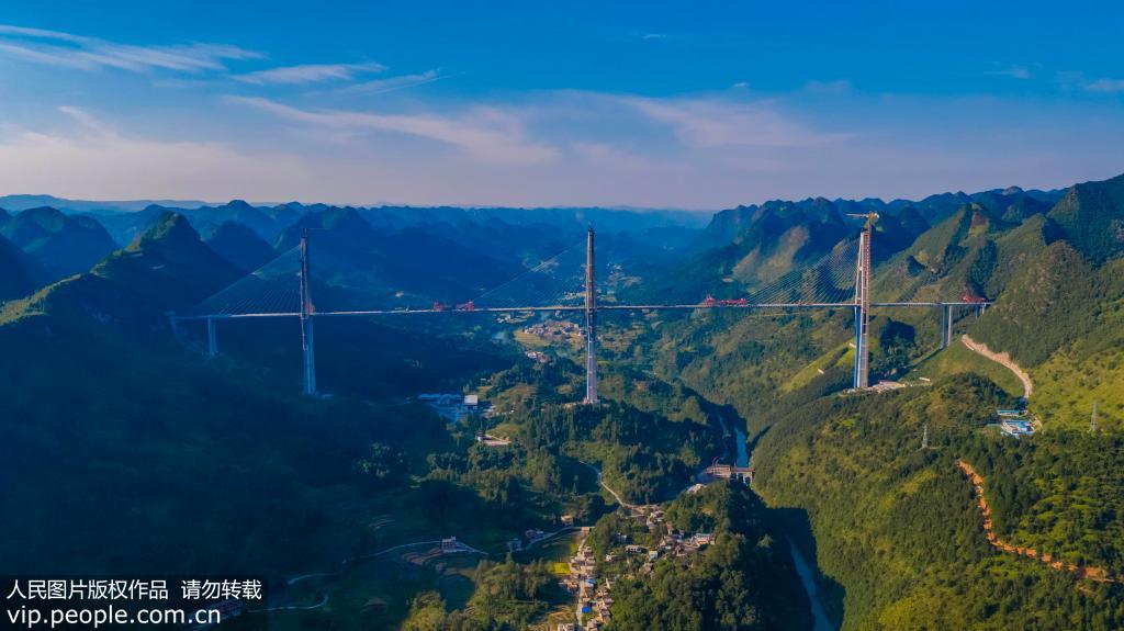 世界第一混凝土高塔橋 貴州平塘特大橋成功合龍