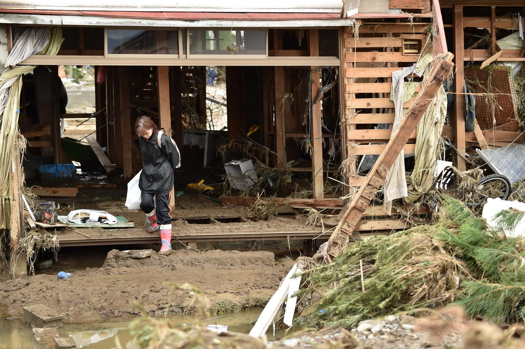 10��15�գ����ձ���Ұ�أ�һ������鿴���ַ��ݡ��»���/����