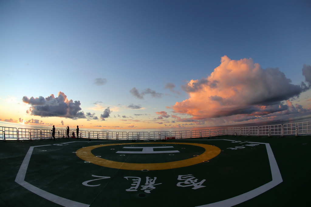 10月22日，“雪龍2”號航行在太平洋上。新華社記者 劉詩平