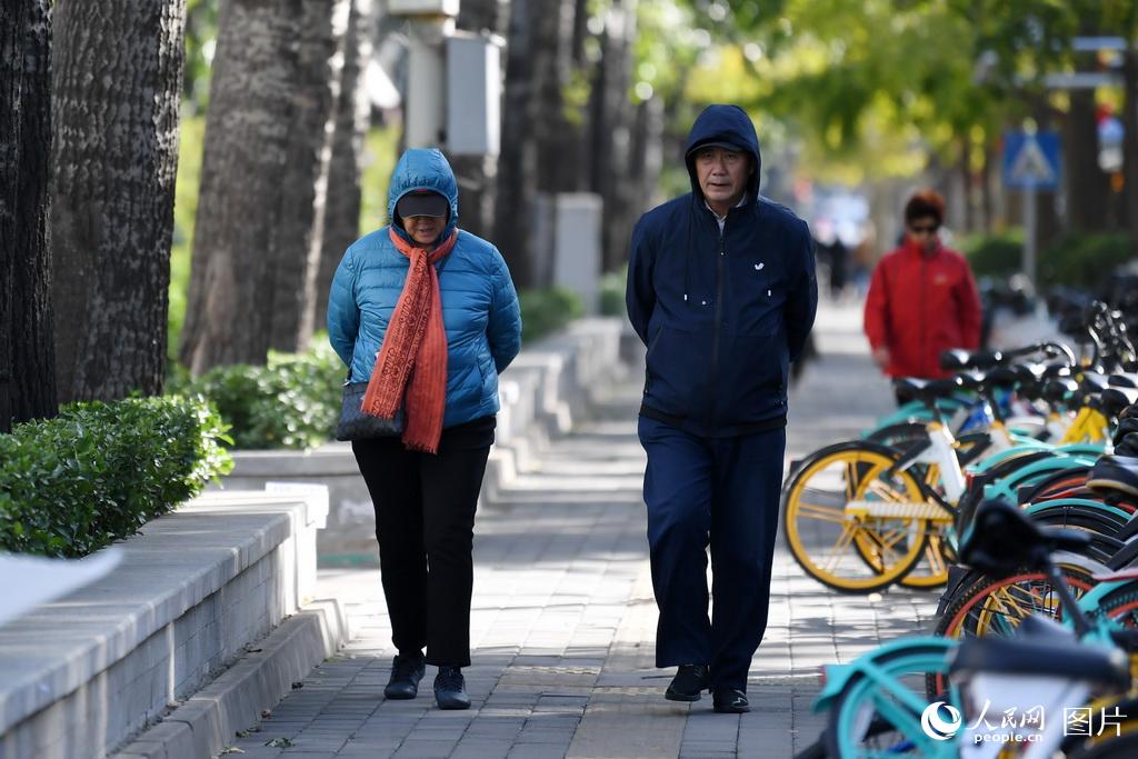 北京出現近10年同期罕見大風沙塵天氣【5】