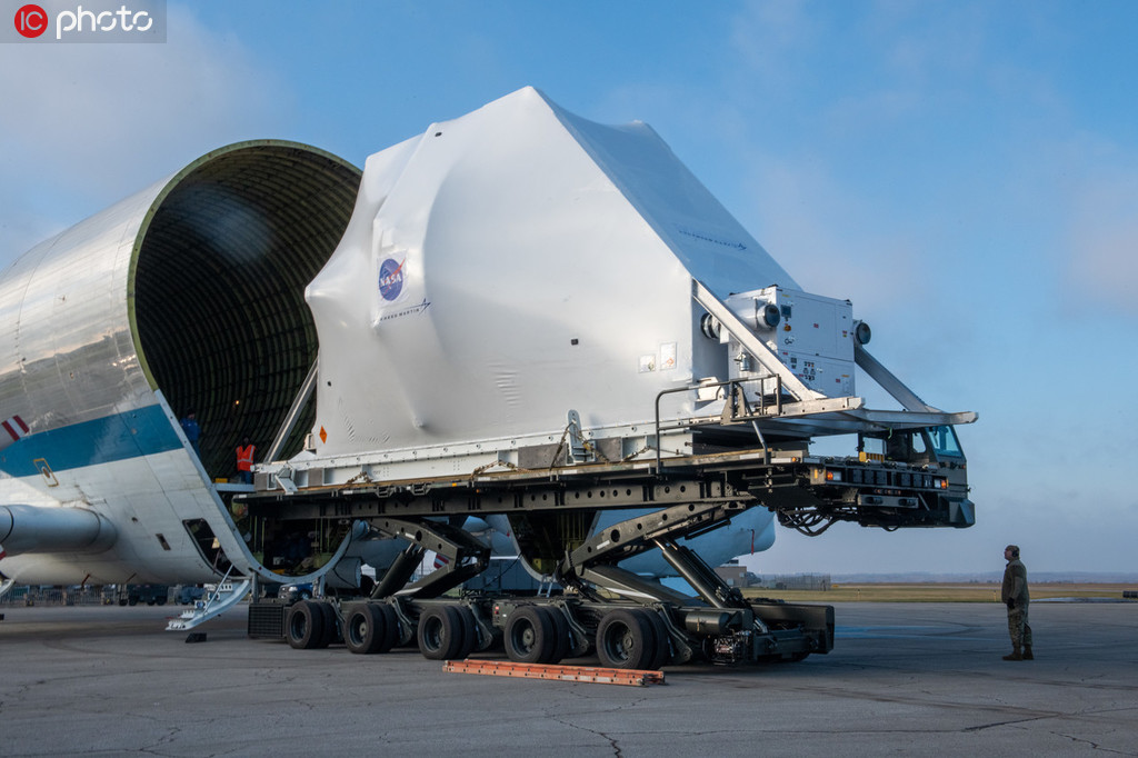 NASA“超级孔雀鱼”运送宇宙飞船 为登月计划作准备【7】