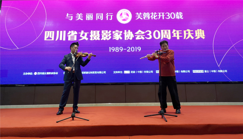 14.���������Ӱ������������΢�¼������ࡶ�Һ��ҵ������