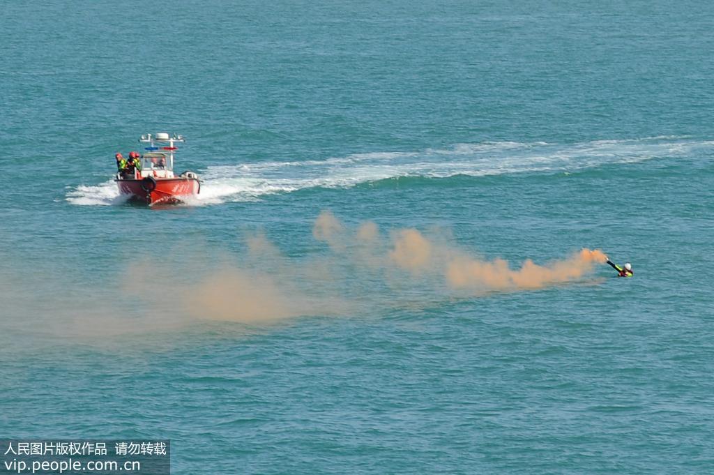 海南海口：2019年瓊州海峽客滾船海上大型應急救助綜合演練舉行【4】