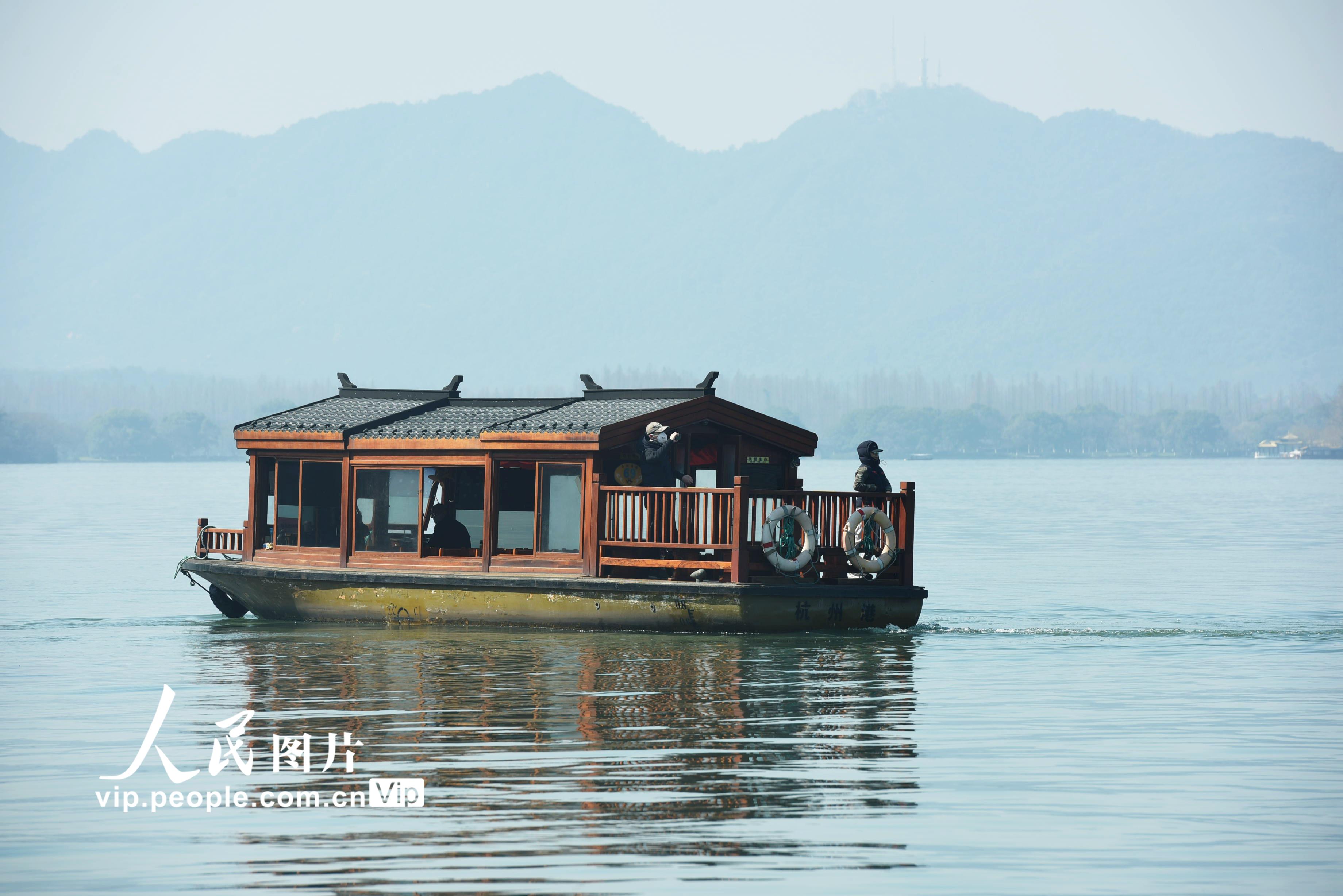 杭州西湖游船逐步恢復經營
