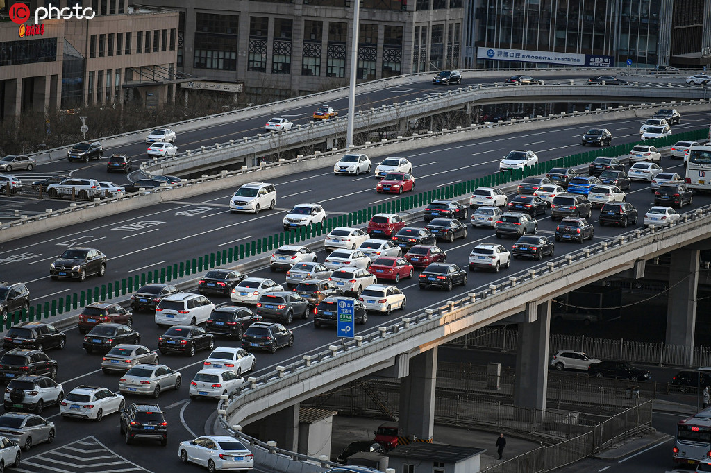 3月10日，北京晚高峰車流量有所回升，國貿橋、學院路等地堵車明顯。