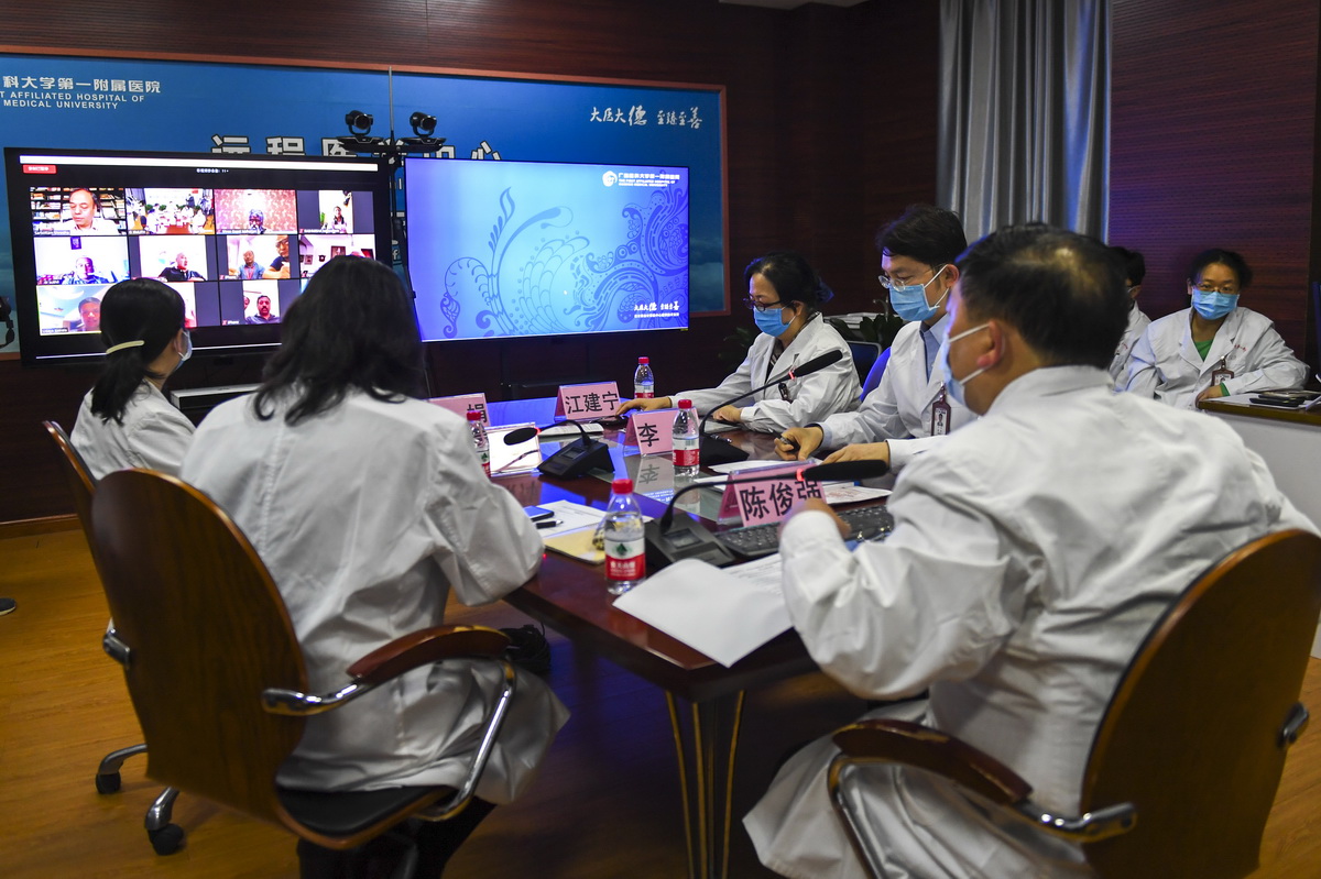 4月13日，广西医科大学第一附属医院专家与尼泊尔医务人员进行视频交流。