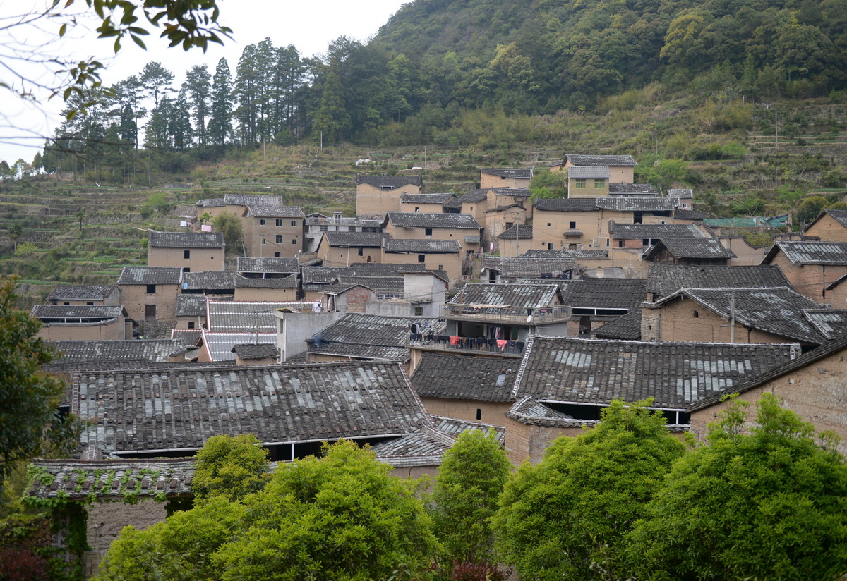 4月18日拍摄的福建省周宁县礼门乡陈峭村。新华社记者 姜克红 摄