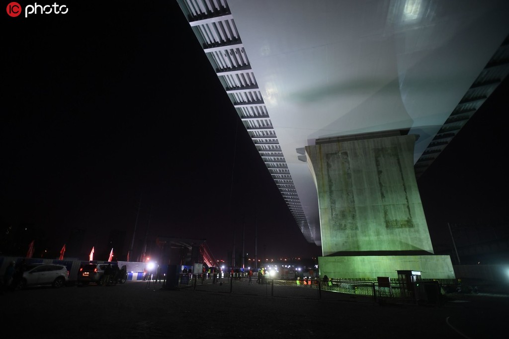 1.5萬噸斜拉橋在沈陽轉體成功 刷新國內紀錄【3】