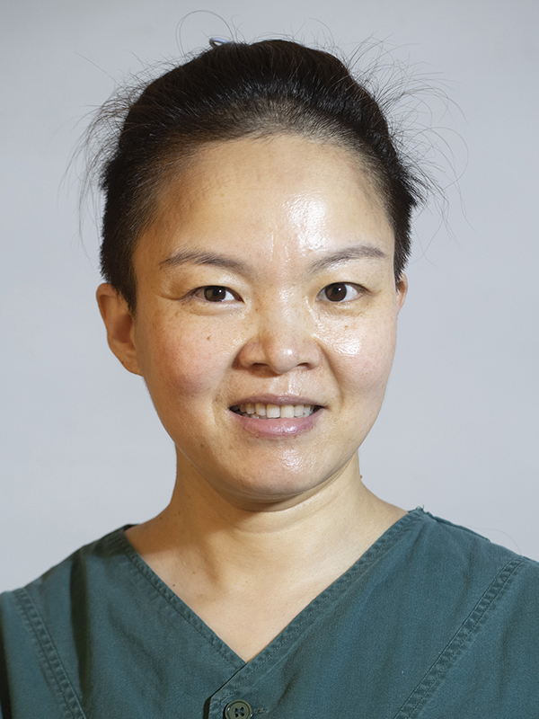 21.����ϼ���й���Ա����ľ˹������ҽԺ�����Ƹ����λ�ʦ������� ��