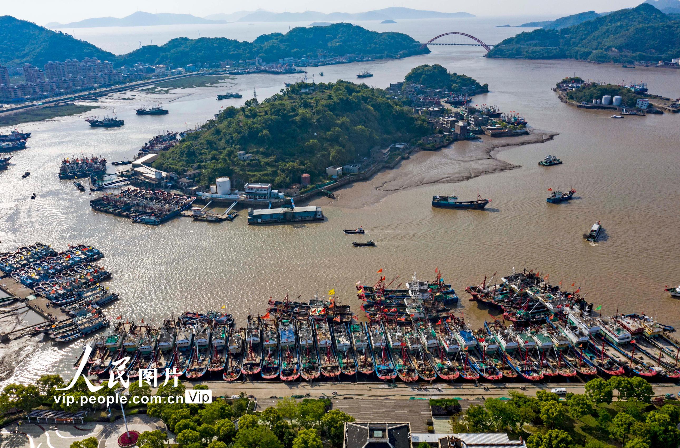 2020年4月30日，浙江象山石浦漁港，數千艘漁船陸續歸港。