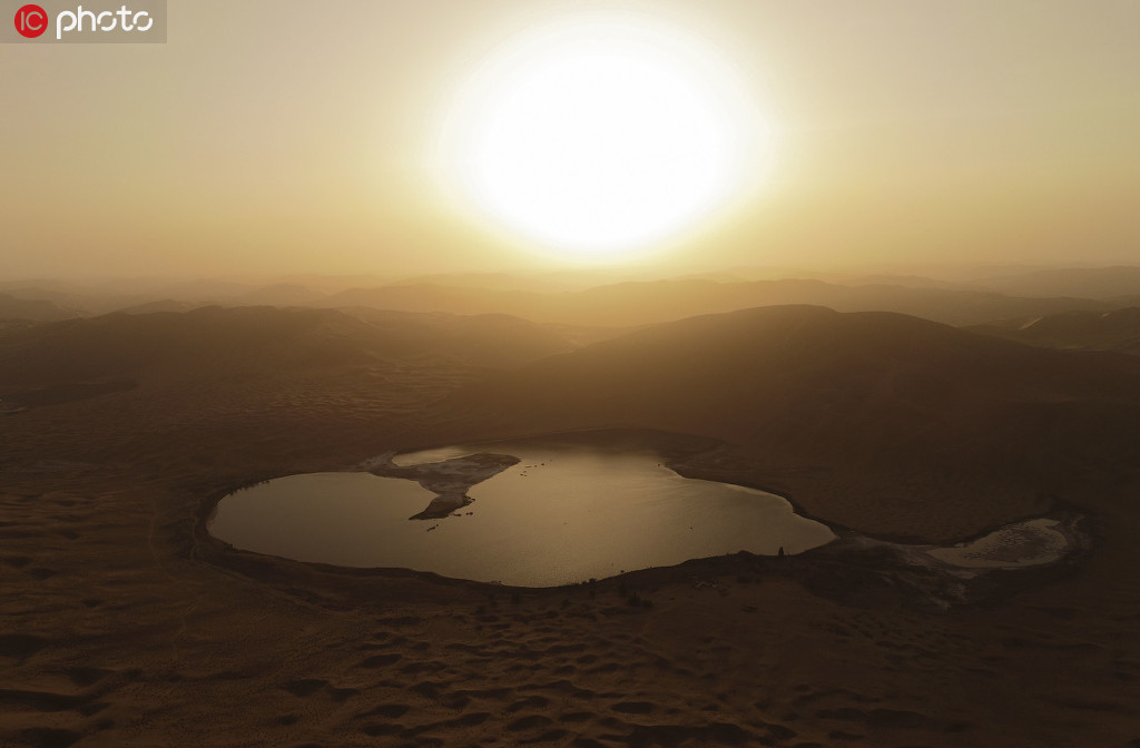 2020年5月2日無人機拍攝的音德日圖湖景色。