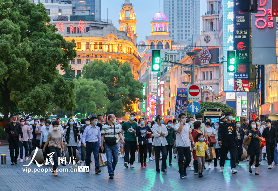 上海：“五五購物節”啟動 南京路步行街人氣旺