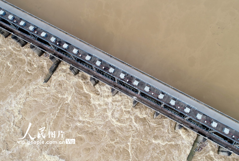 2020年6月11日，航空拍攝的珠江上游廣西柳州市融安縣浮石水電站開閘放水。