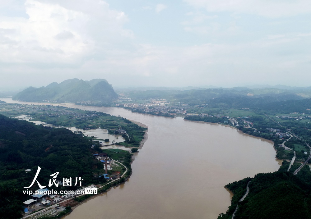 2020年6月11日，航空拍攝的珠江上游廣西柳州市融安縣浮石鎮段江面。