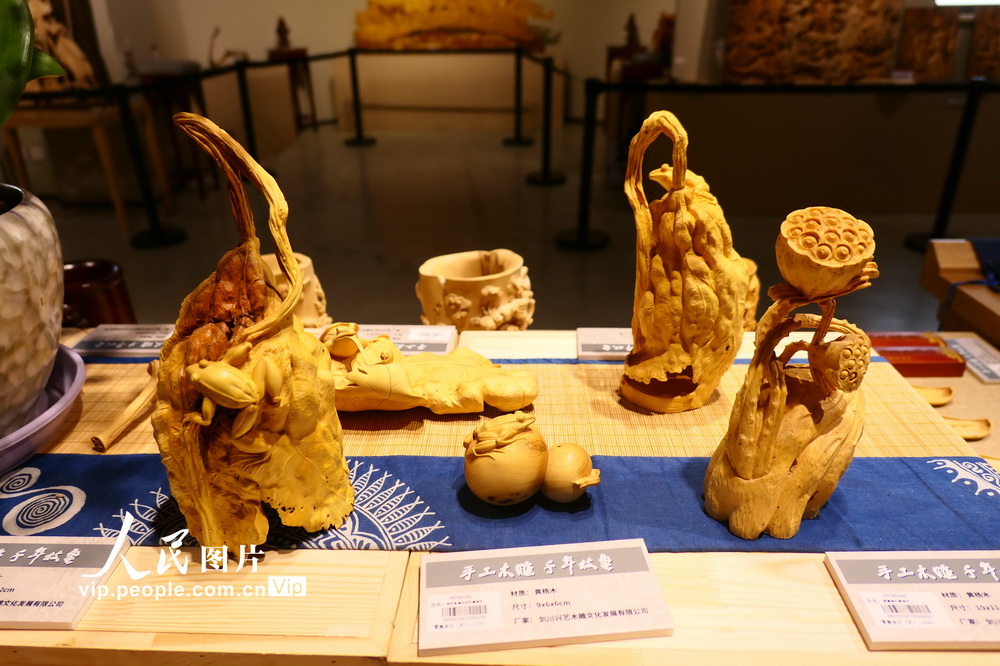 北京：國家級非遺劍川木雕在園博園展出【6】