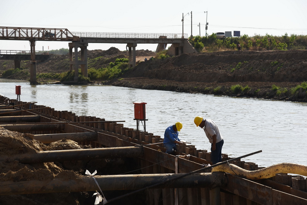 6��14�գ�ʩ����Ա��ɽ��С��Ӹ������̼��϶ν���ʩ����ҵ��