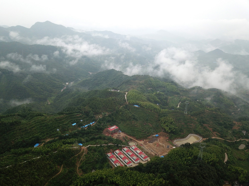 這是蔡齊艷家所在的易地搬遷集中安置小區（6月20日無人機照片）。
