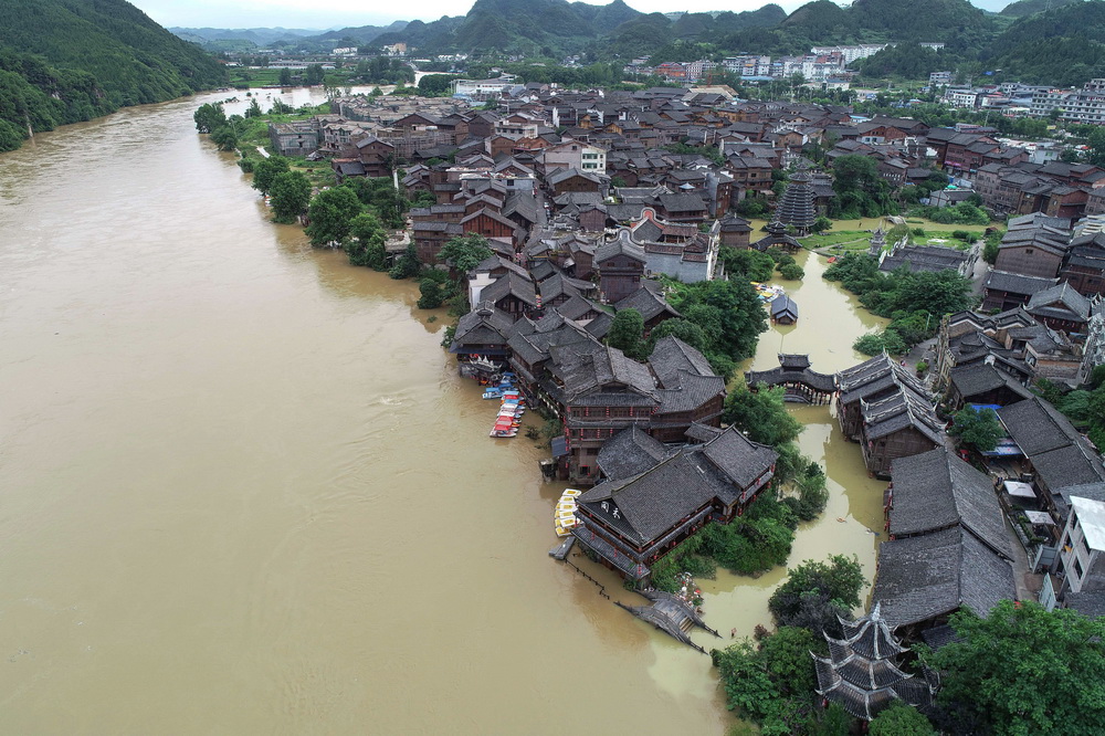 6月23日，貴州黔東南，凱裡市下司古鎮一些房屋被淹。