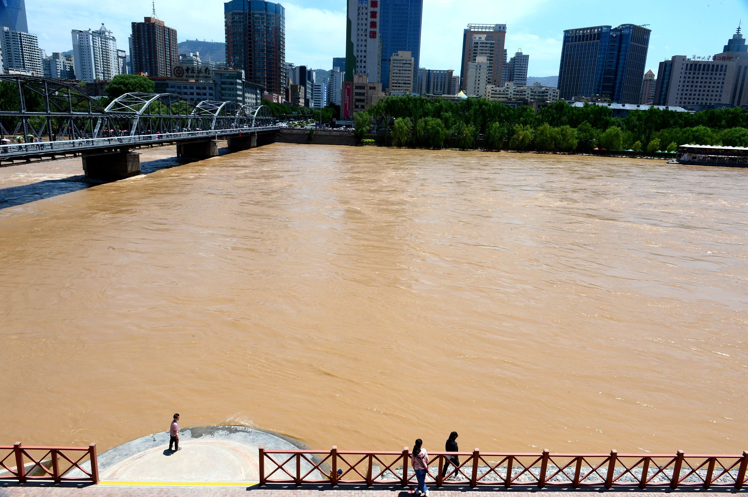黃河遇今年第1號洪水 黃河蘭州段接近警戒水位【5】