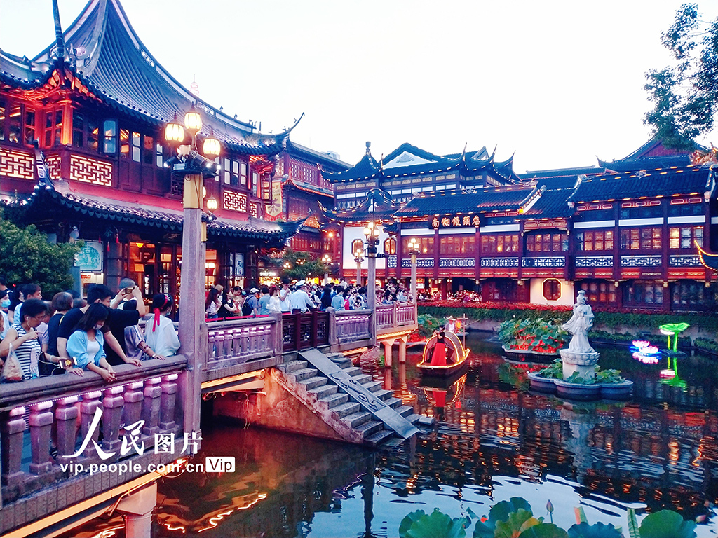 上海：复古庙会点亮夜经济消费市【3】