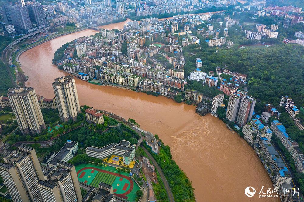 7月1日，重慶市綦江區綦江河水位上漲。