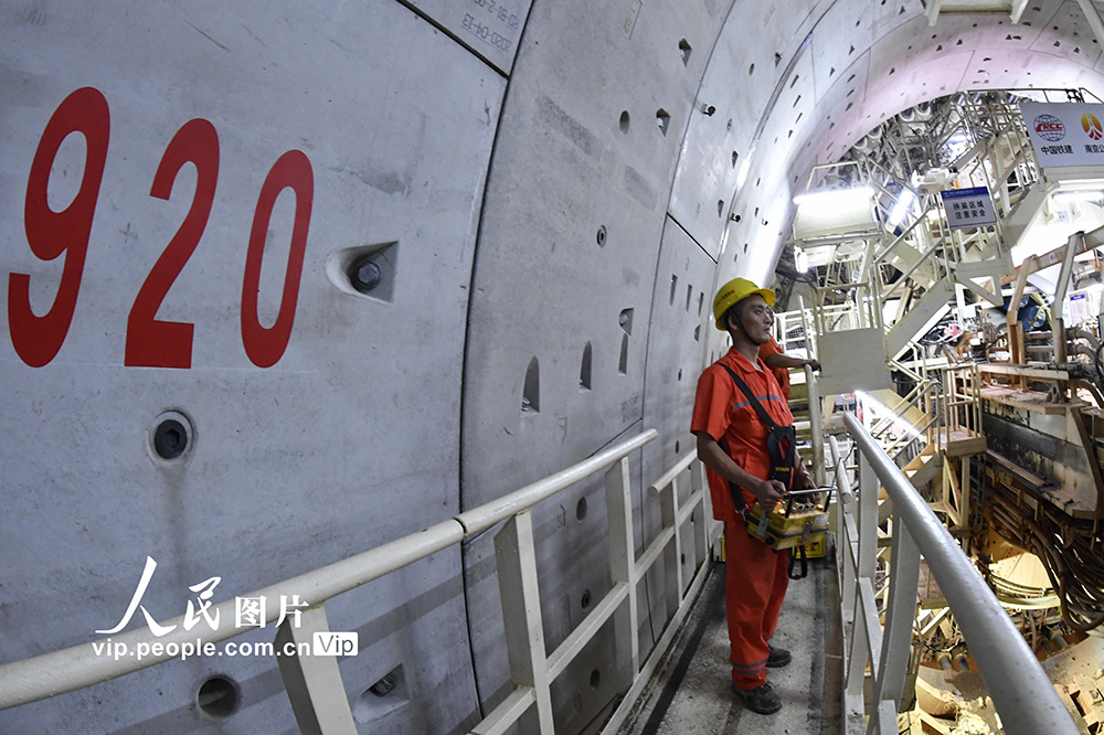 7��6�գ�����ƴװ��925����Ƭ����Խ���ס�