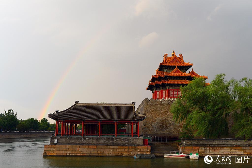 北京雨后現彩虹