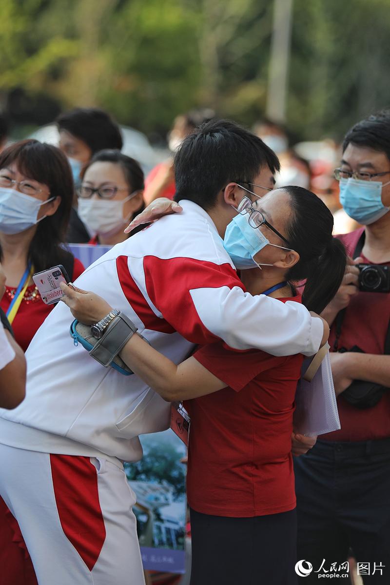 北京4萬余名考生迎接“疫”中高考。人民網記者 於凱 攝