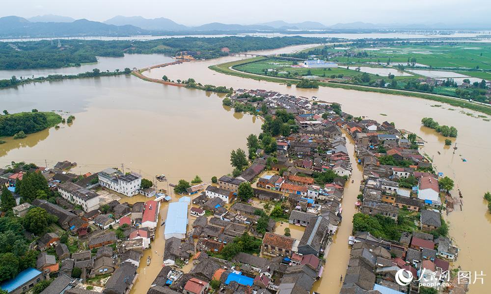 7月7日，安徽省銅陵市郊區大通鎮瀾溪老街低窪區域被淹。
