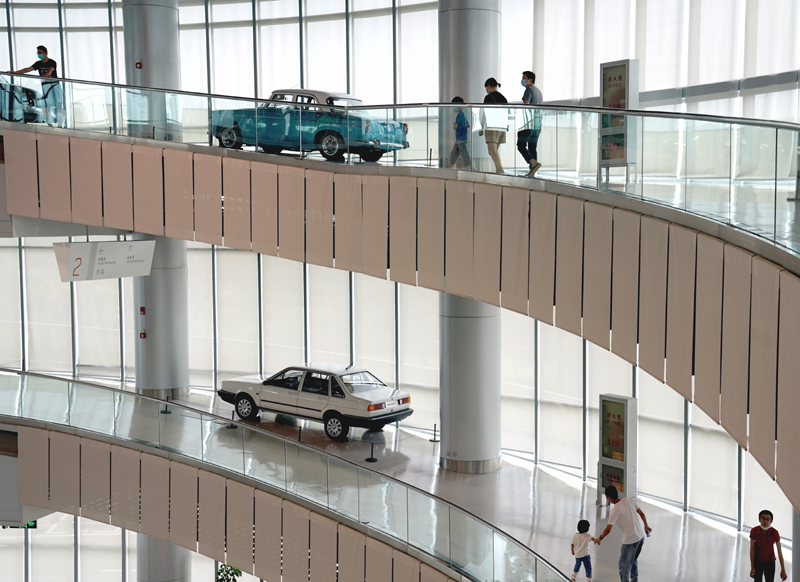7月19日，觀眾在上海汽車博物館參觀。