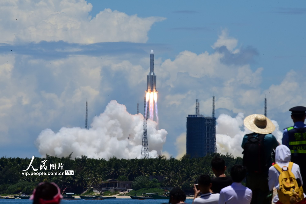 7月23日，“天问一号”探测器发射升空。蒙钟德/人民图片