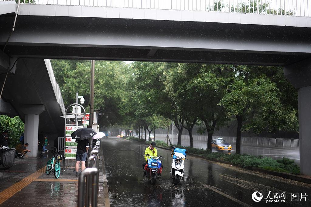 北京啟動重大氣象災害三級應急響應。人民網記者 翁奇羽 攝