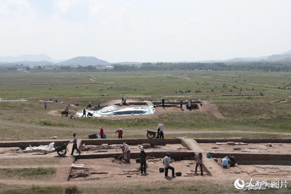 內蒙古赤峰市巴林左旗2020年度遼上京皇城西山坡寺院遺址考古現場。
