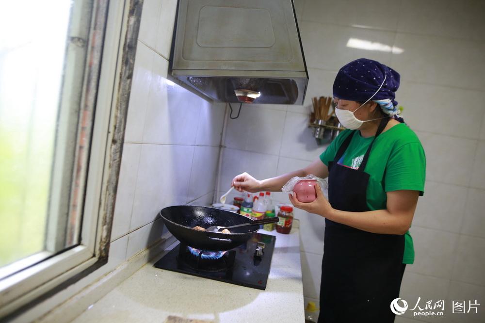 ͼΪ��վ����Ա����׼������