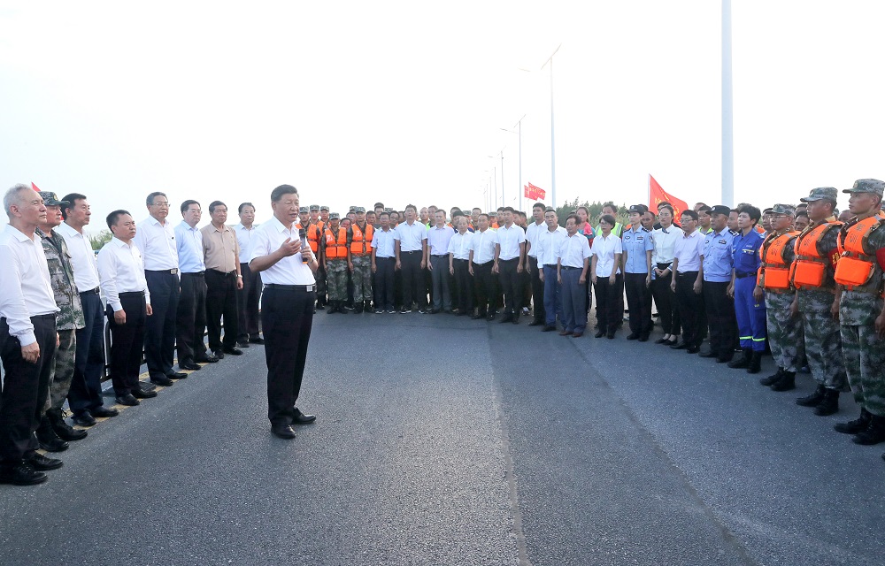 8��18����21�գ��й���������ǡ�������ϯ�������ί��ϯϰ��ƽ�ڰ���ʡ���졣����19�����磬ϰ��ƽ�ںϷ��зʶ���ʮ��������̬ʪ���������������ϣ����п���ο���ڷ�Ѵ������ֶ���������ͬ־�ļ�������Ѵ����һ����Ա���Ƚ����ʹ����Ͳμӿ������յĲ��ӹٱ��� �»������ ���� ��