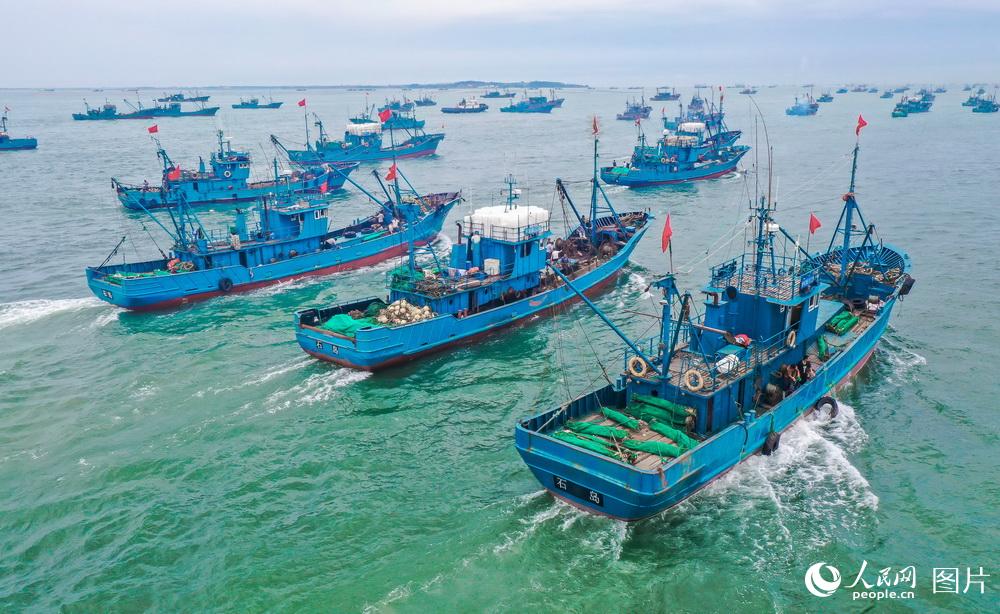 9��1�գ���ɽ���ٳ�ʯ����ۣ������Ǽ�ʻ�洬�������㡣���ž�/��