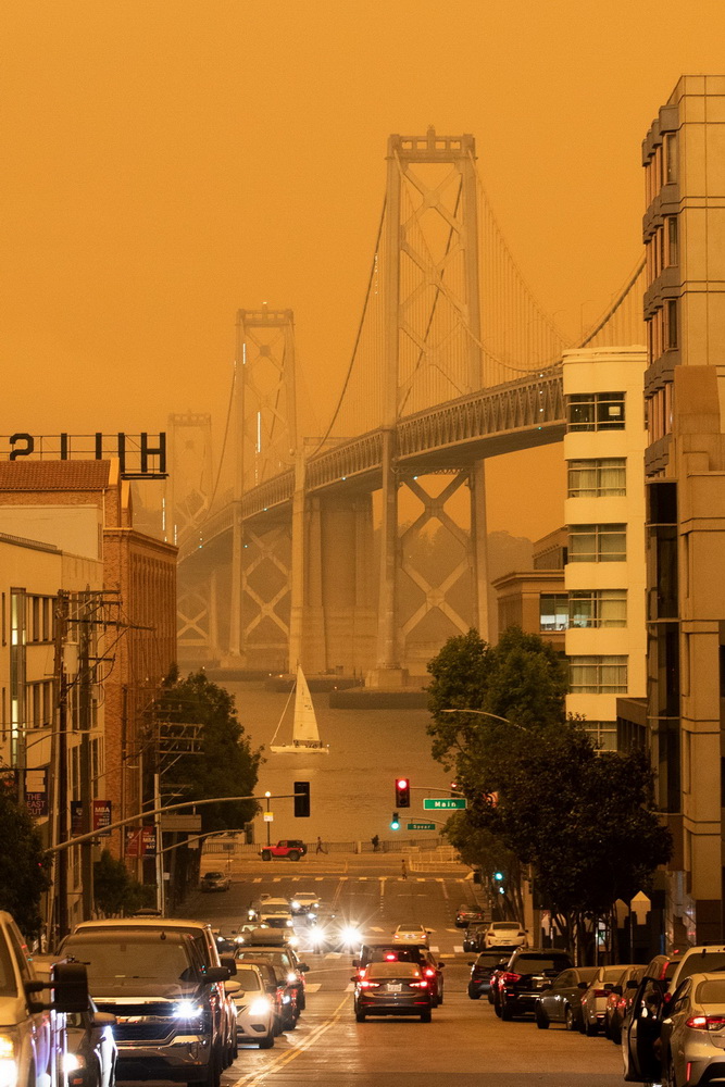 9月9日，美国加利福尼亚州旧金山笼罩在烟尘中。新华社/路透