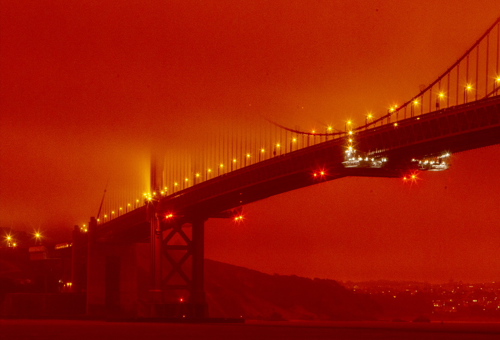 这是9月9日中午11时拍摄的美国加利福尼亚州旧金山金门大桥。新华社/美联
