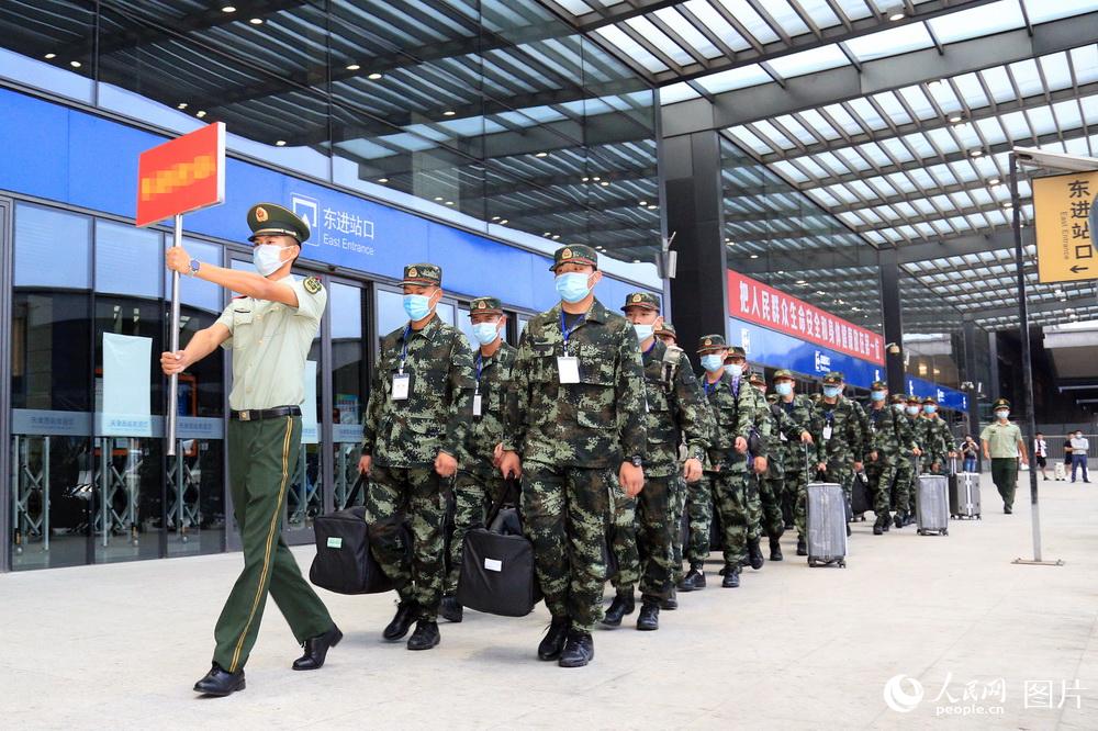 9��10�գ��侯��һ�����ܶ�פ���ĳ֧�������±���������Ա�߳���վ��